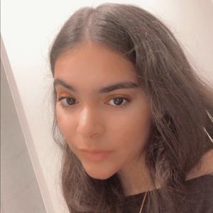 Meet your Posher, Ayesha